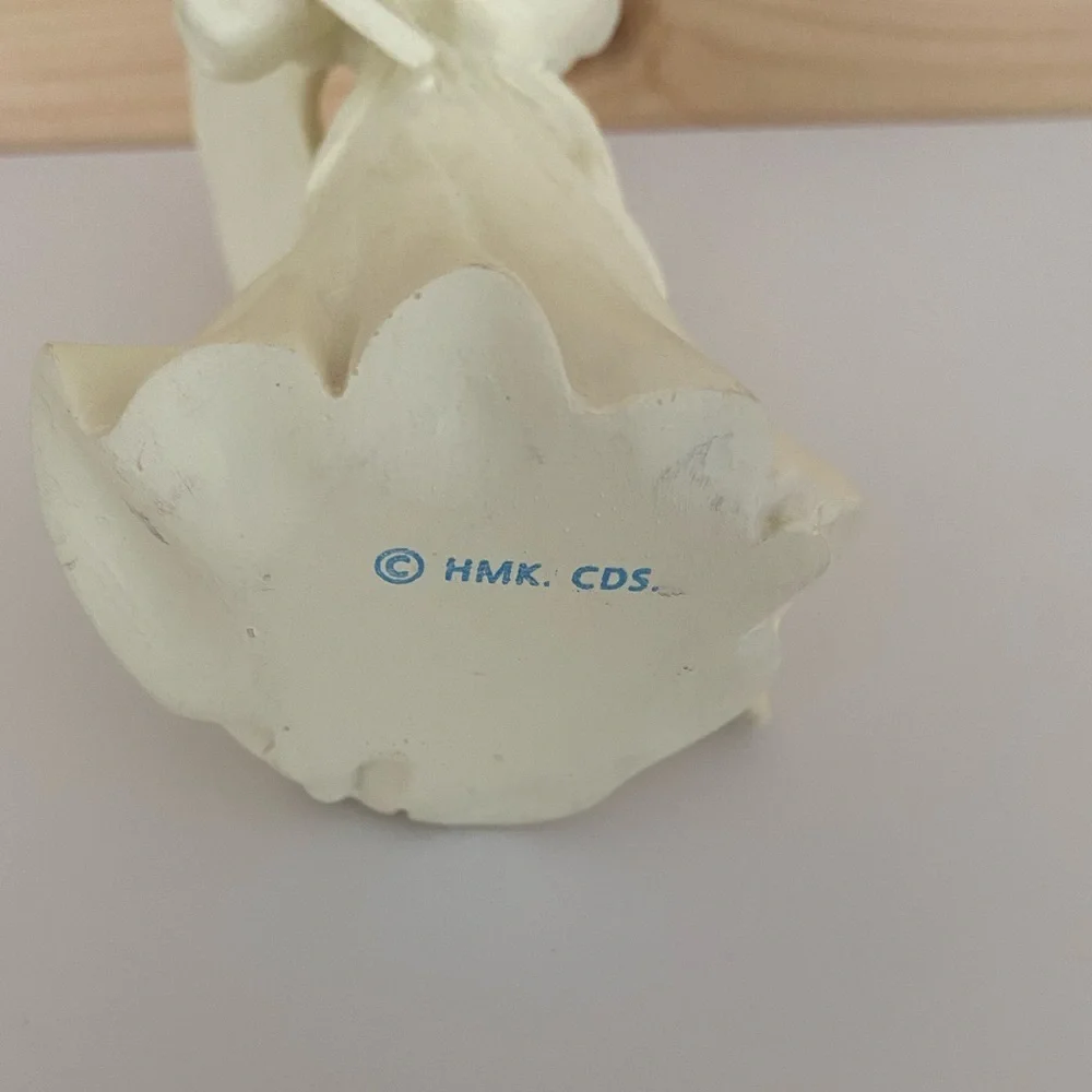 VINTAGE Hallmark Cards Guardian Angel Harp 4.5” Tall Ivory Ceramic Figurine